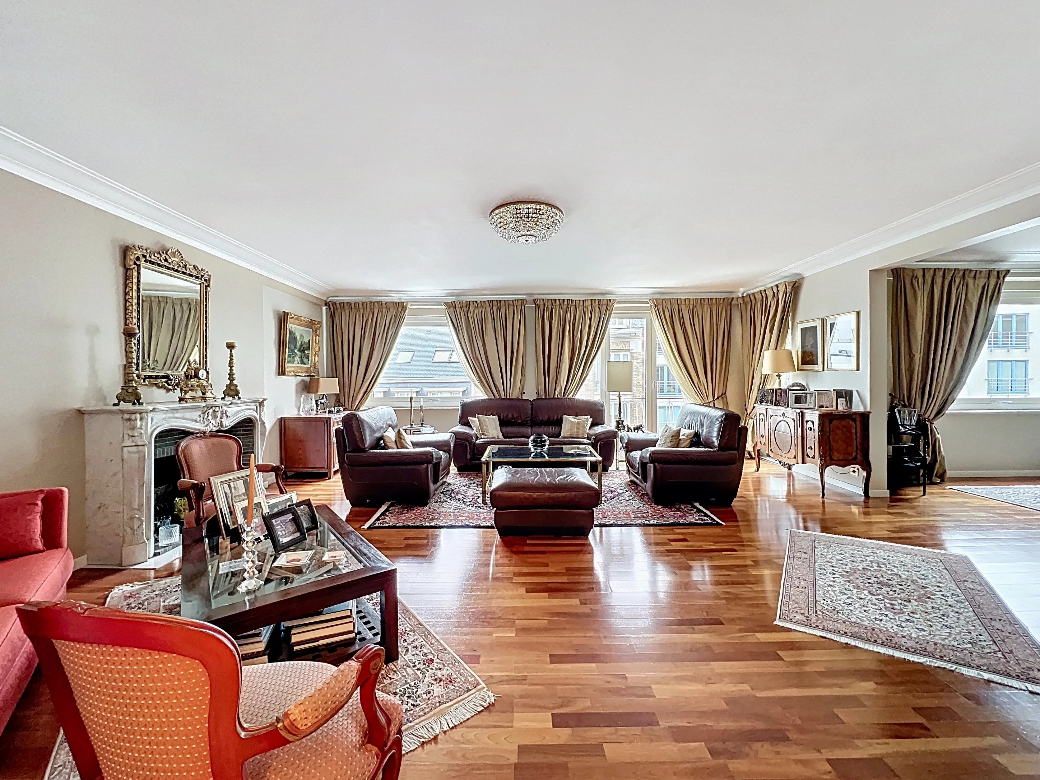 Bois de la Cambre - Beautiful 4-bedroom apartment, terrace and parking space