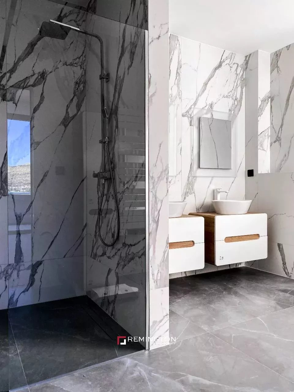 6 Bedroom Villa/Townhouse's Image 7