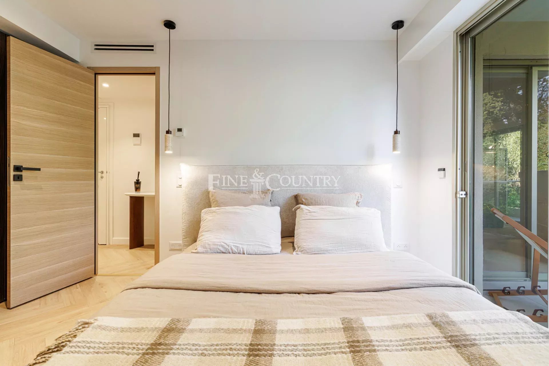 Photo of For Sale – 2-Bedroom Apartment – Cannes Montrose