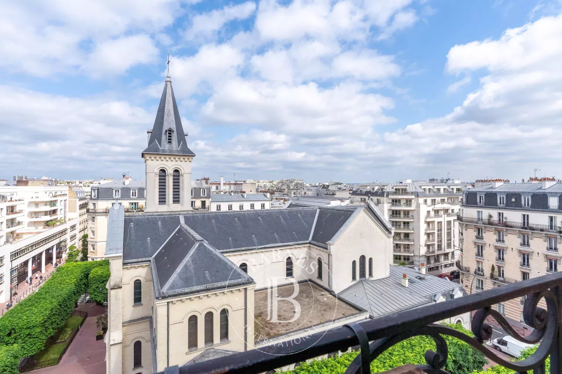 Daire Levallois-Perret