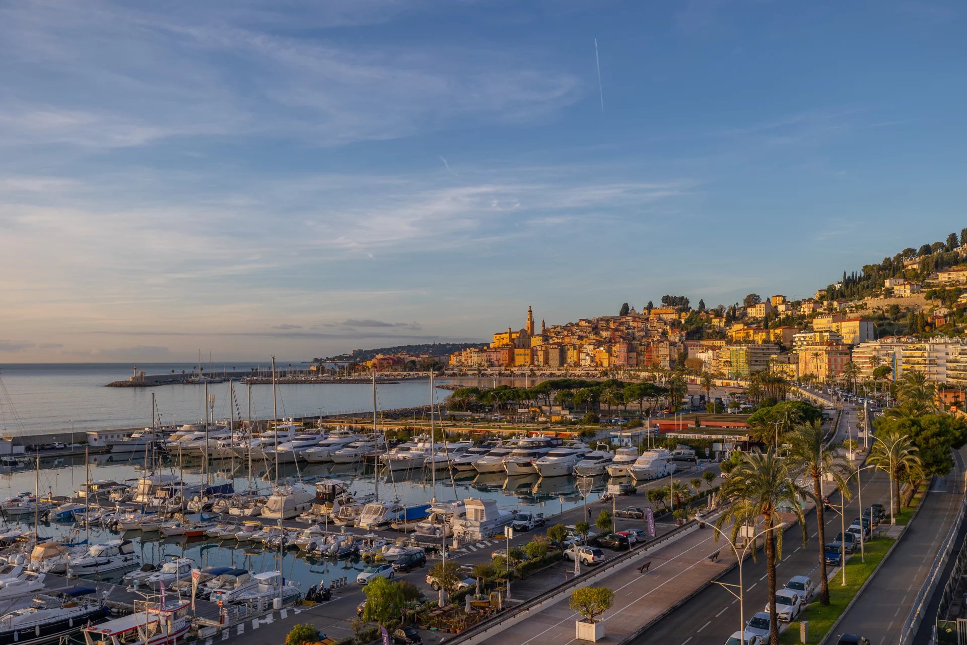 Appartamento in vendita a Mentone vista panoramica sul mare e sulla città vecchia