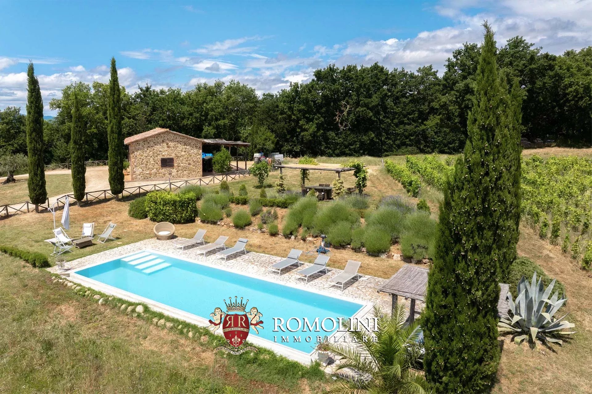 6 Bedroom Villa/Townhouse's Image 20