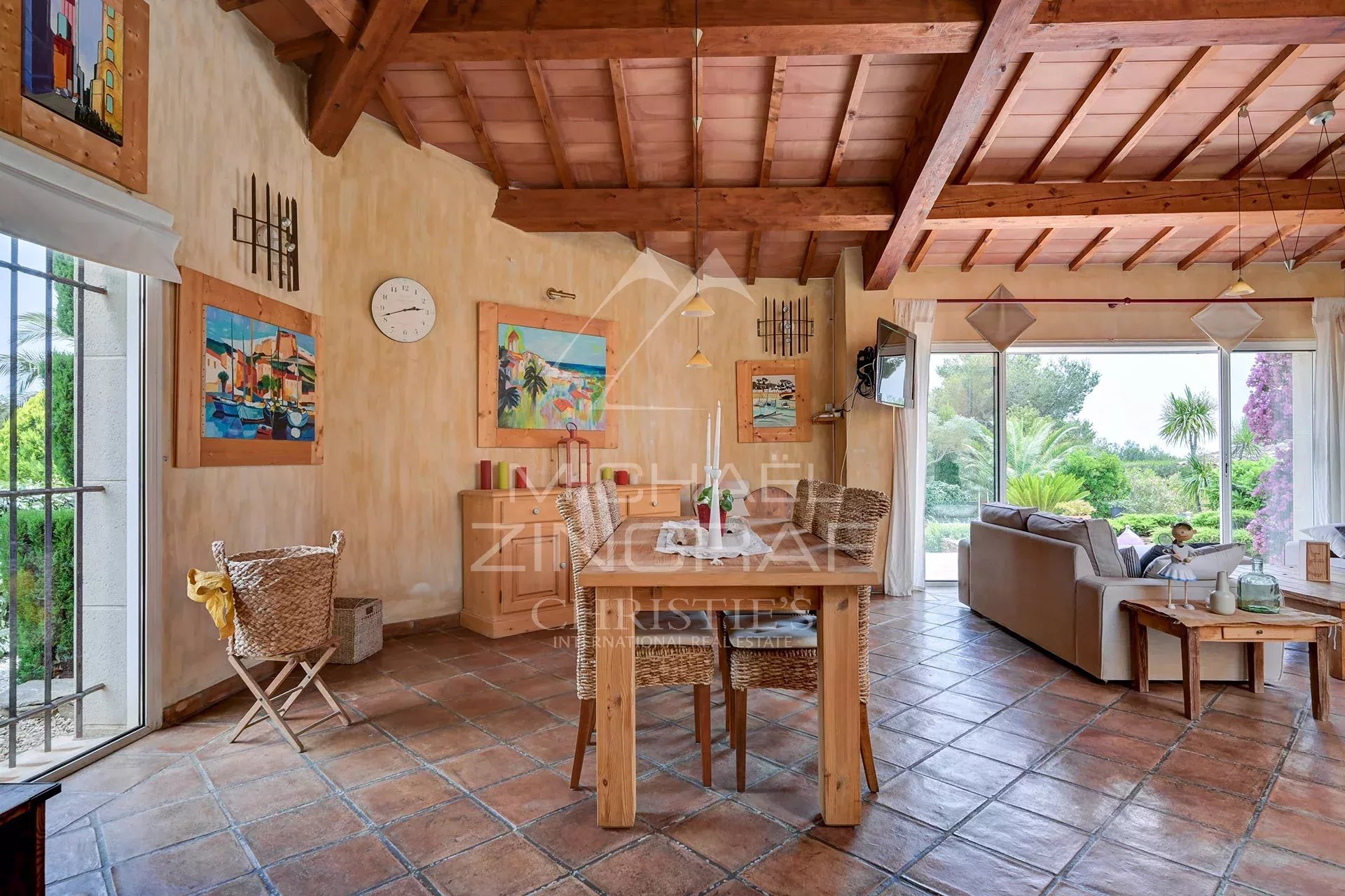 4 Bedroom Villa/Townhouse's Image 5