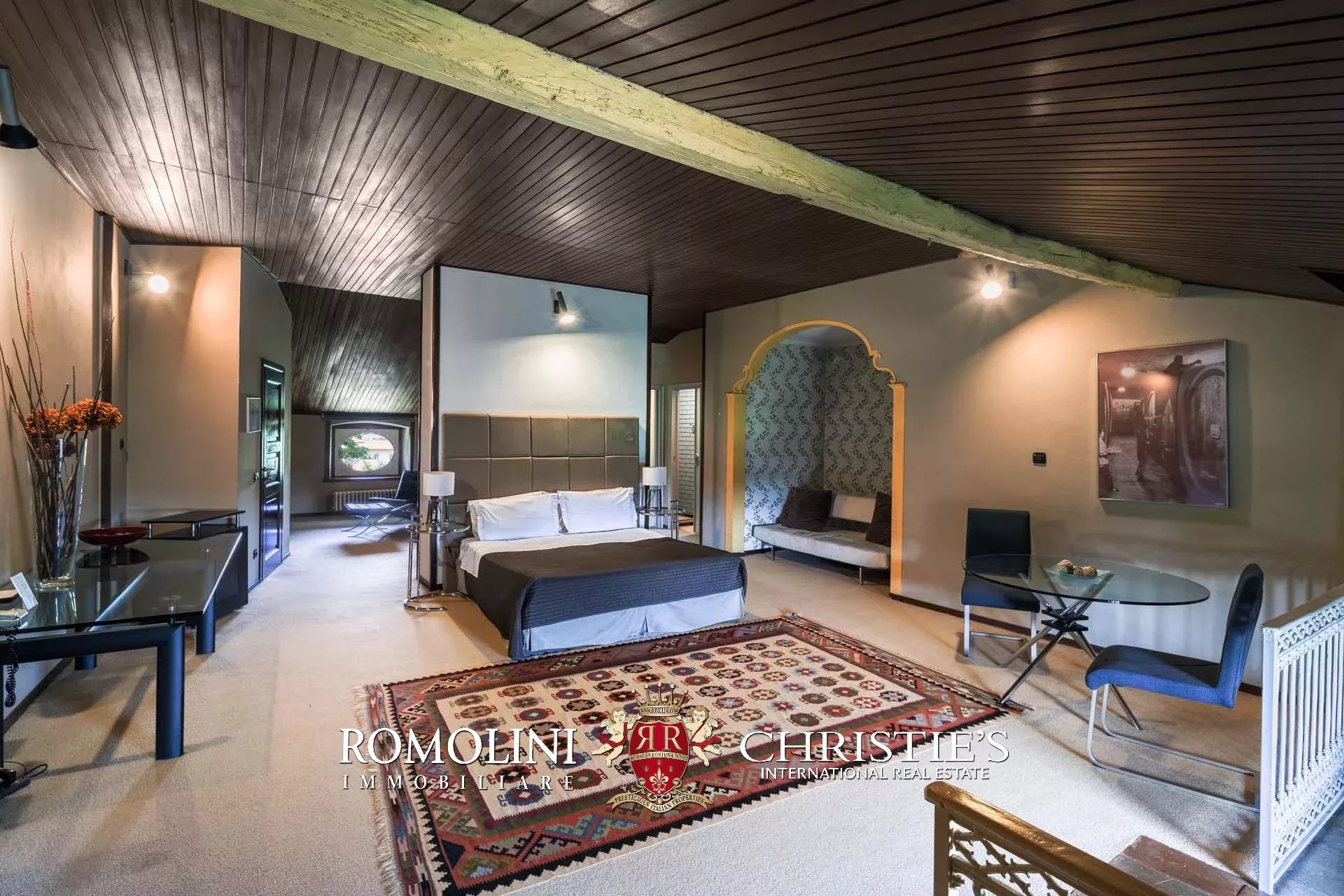 10 Bedroom Chateau's Image 27
