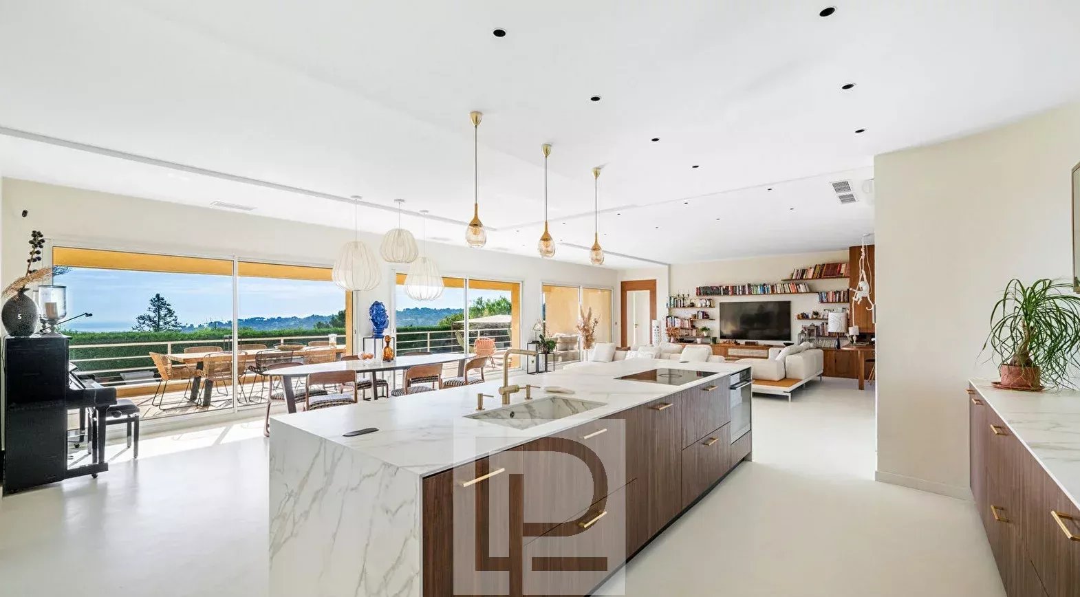 HEIGHTS OF GOLFE JUAN - SEA VIEW