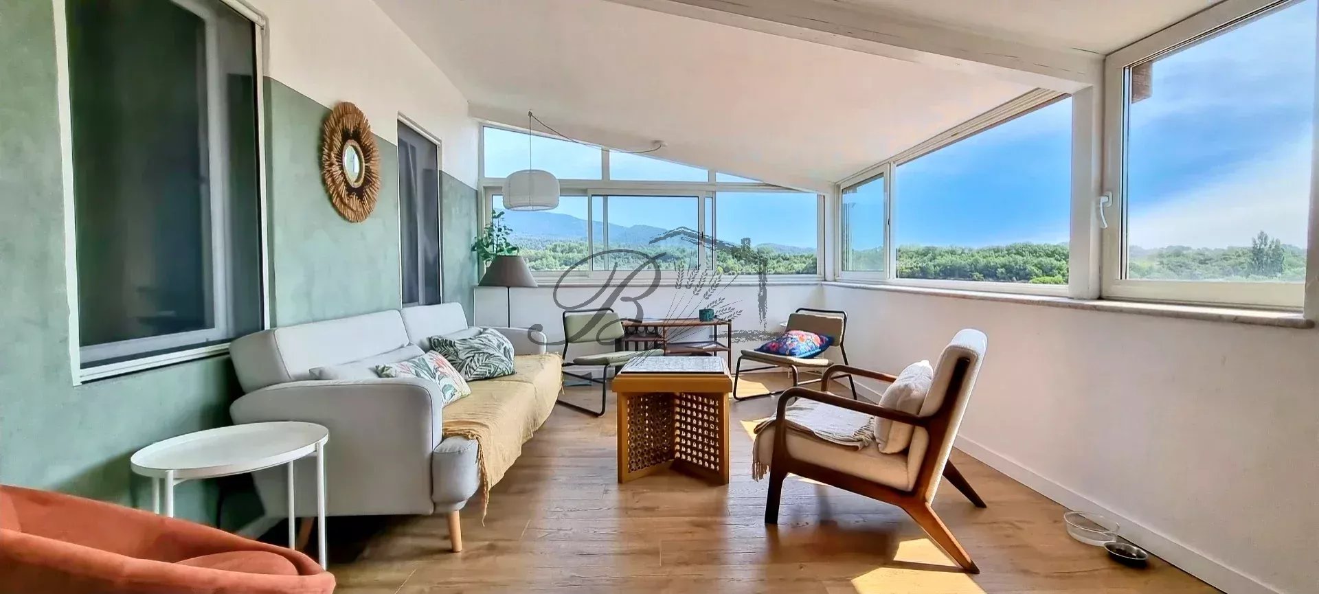 Agence immobilière de 