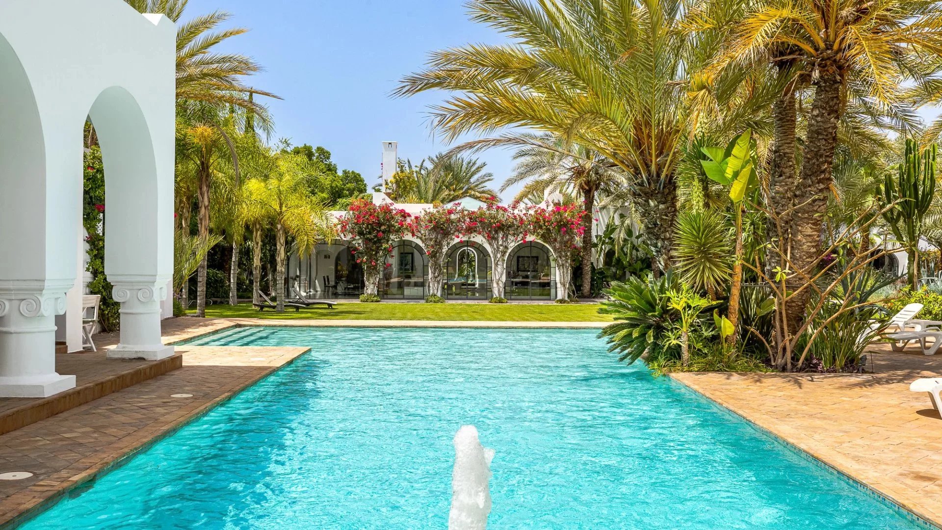 Sale Villa Marrakesh Route de l'Ourika