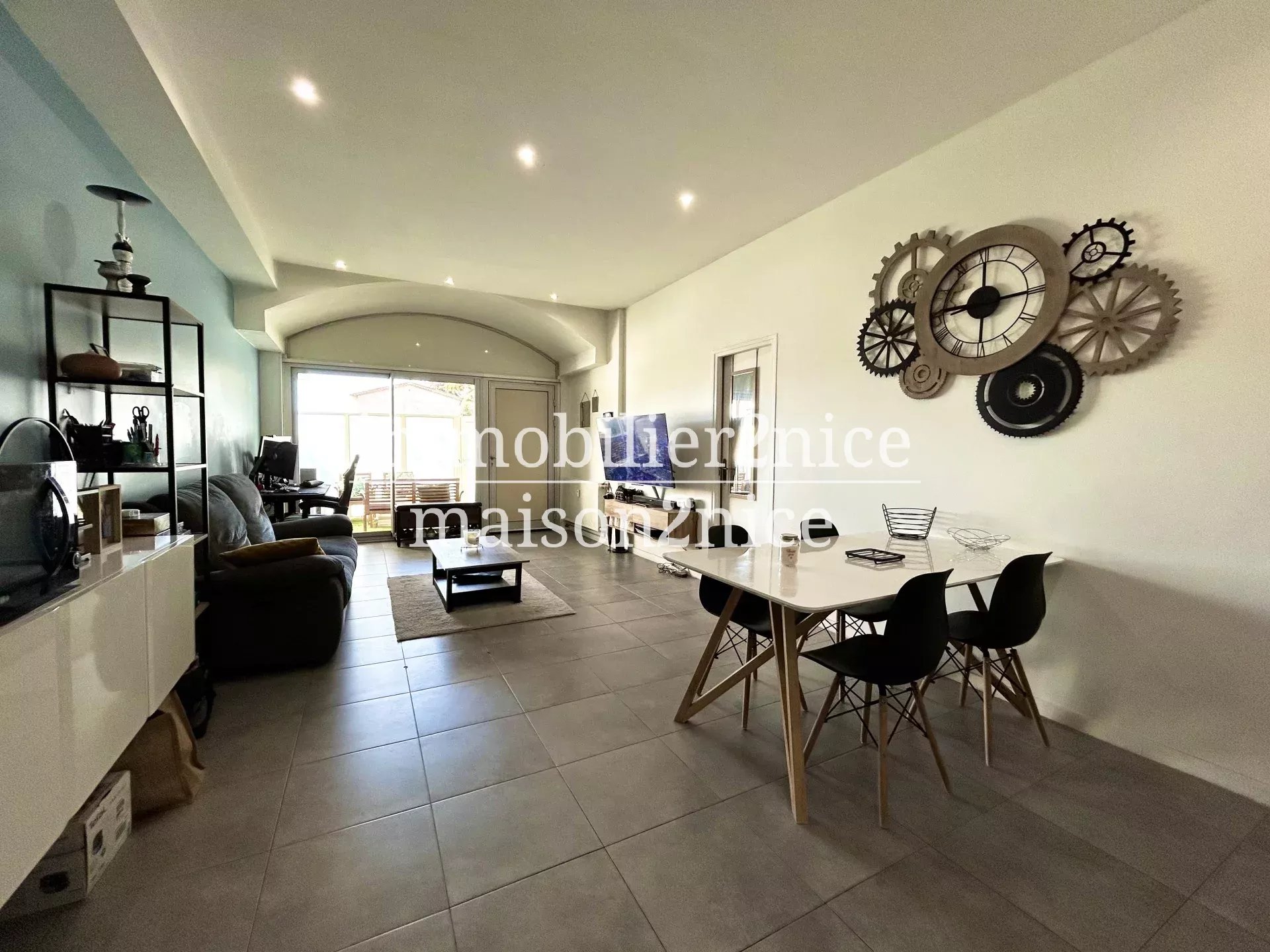 Agence immobilière de 