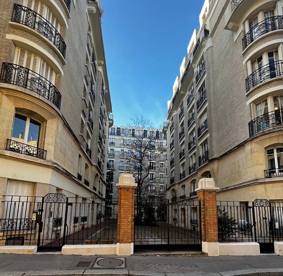 Porte de Versailles - studio meublé entièrement refait à neuf