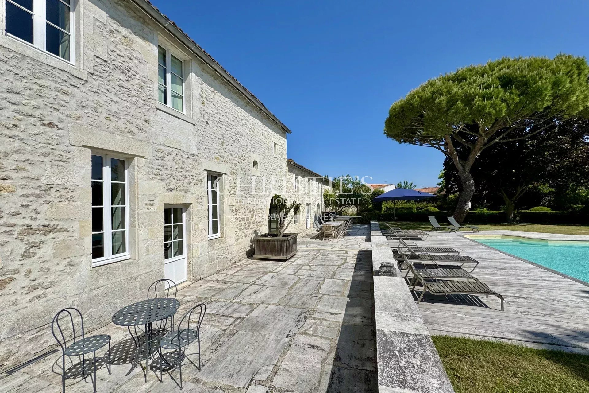 10 Bedroom Villa/Townhouse's Image 33