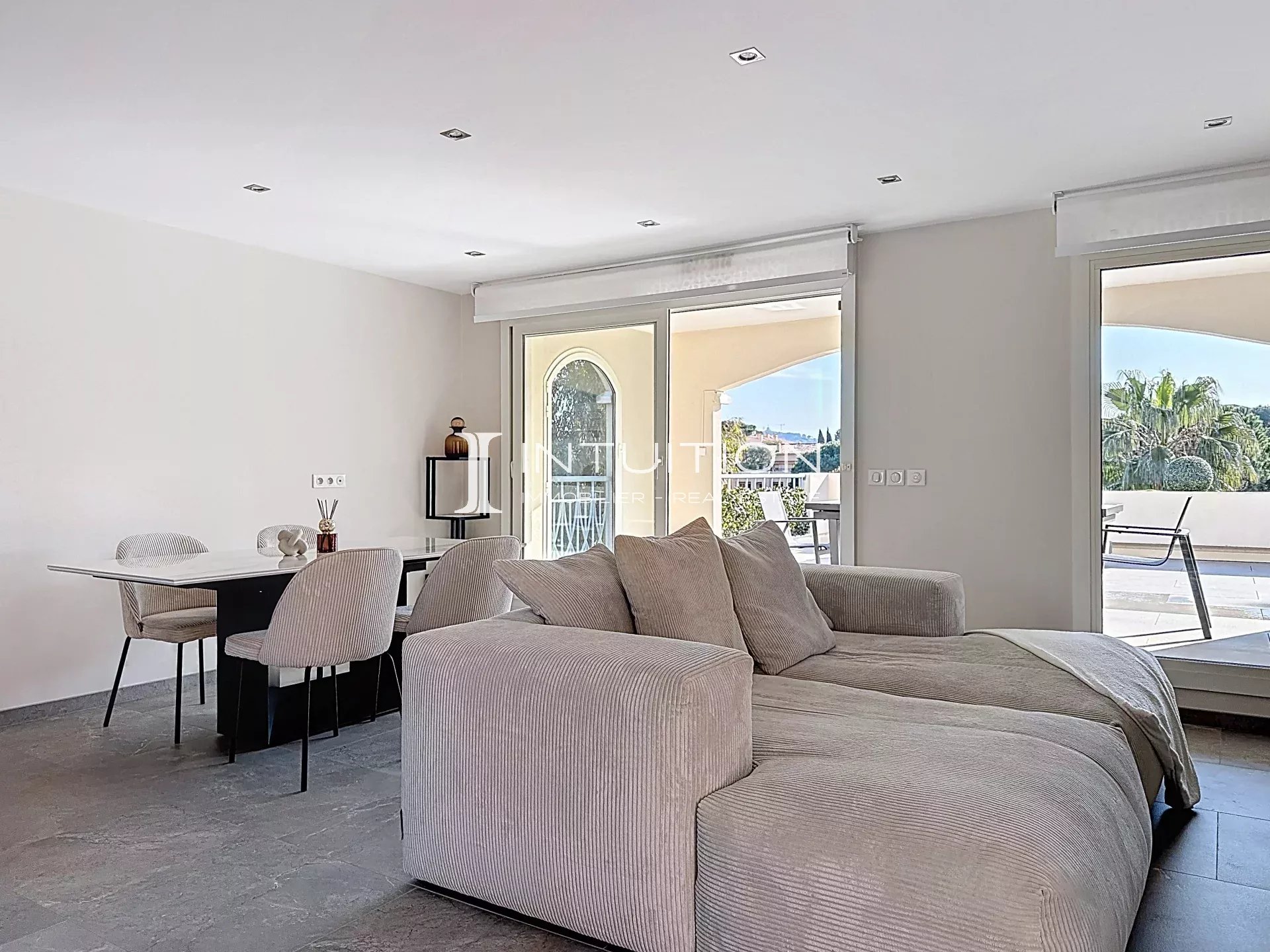 Cannes - Croix des Gardes : Superbe duplex avec vaste terrasse