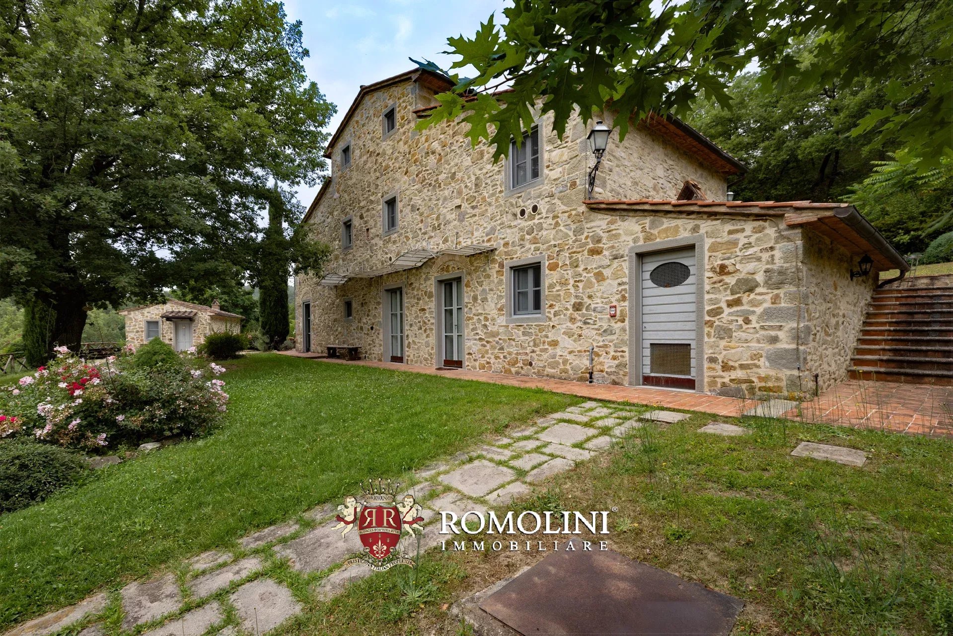 6 Bedroom Villa/Townhouse's Image 9