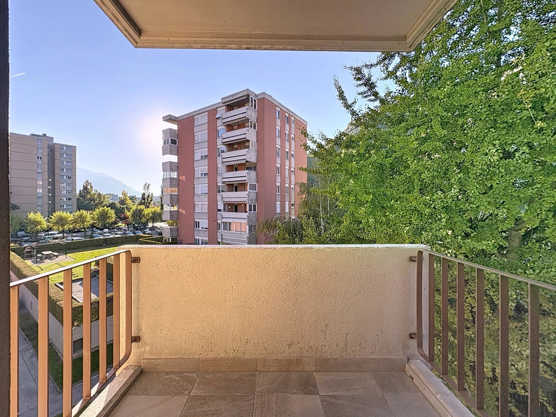 Splendide 4.5 pièces avec carnotzet privé