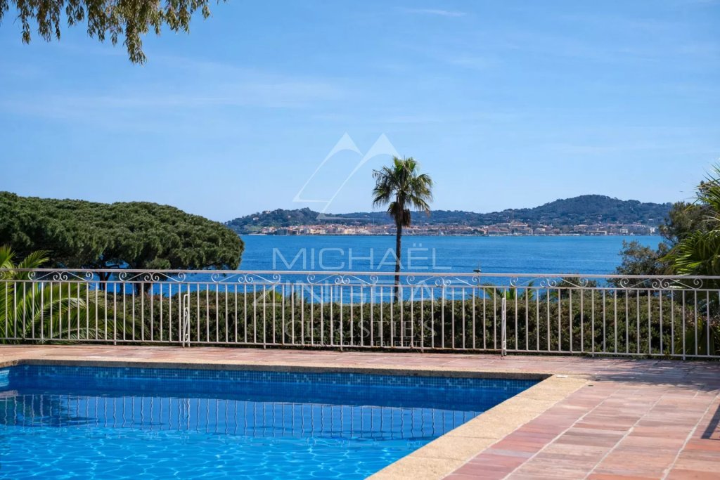 Villa for sale in Grimaud — Beauvallon – Charming House with Sea View and Beach Access