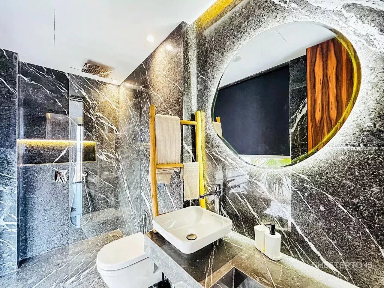 Image of Villa - 5 Bedrooms for Sale in Marrakech-Ménara-Marrakech-Morocco, Image 34