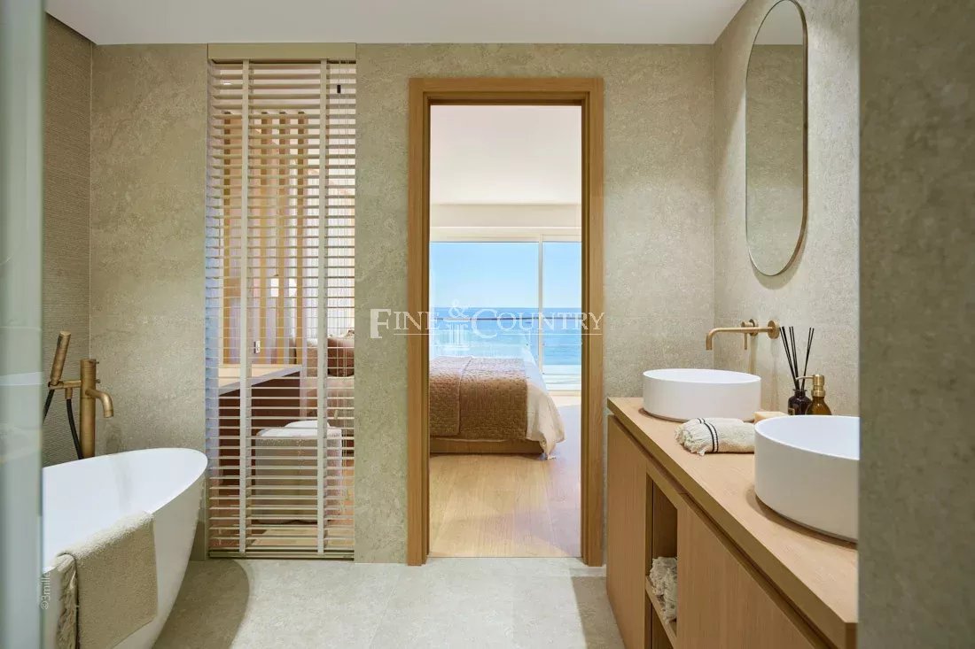 Photo of Beachfront apartment for sale in Cannes