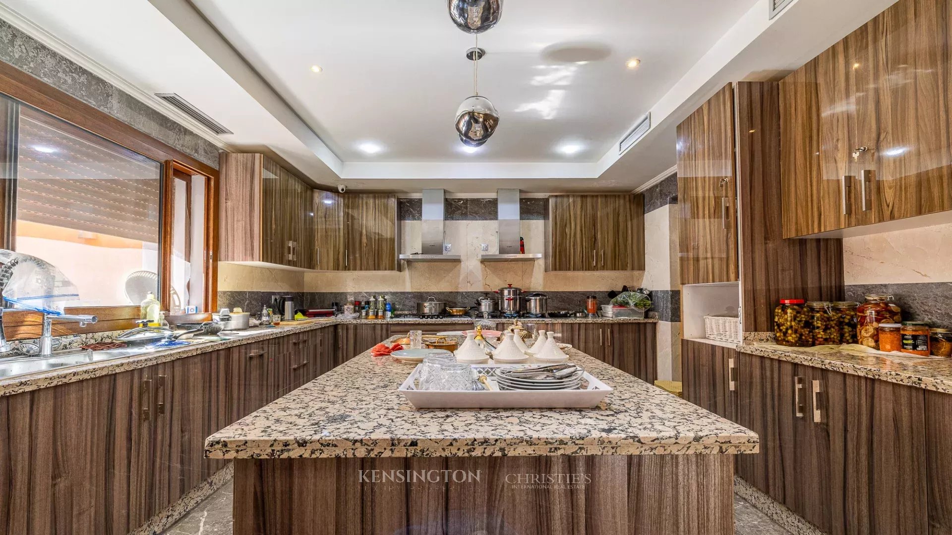 7 Bedroom Villa/Townhouse's Image 28