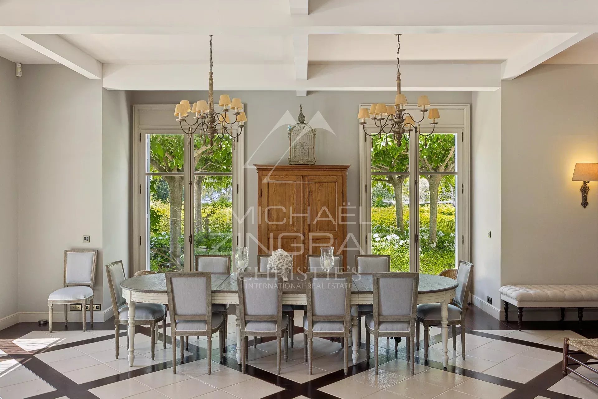 7 Bedroom Villa/Townhouse's Image 11