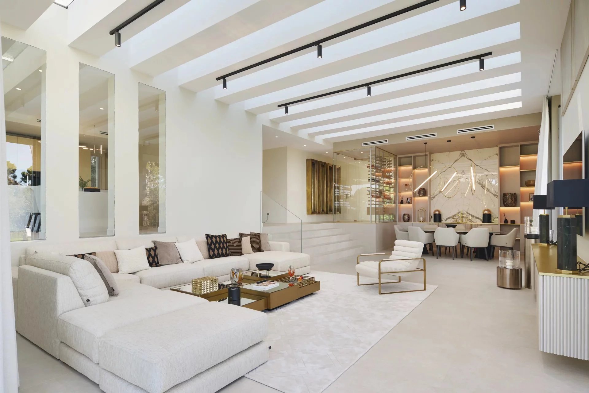 LUXUEUSE VILLA CONTEMPORAINE NEUVE - CAP D'ANTIBES