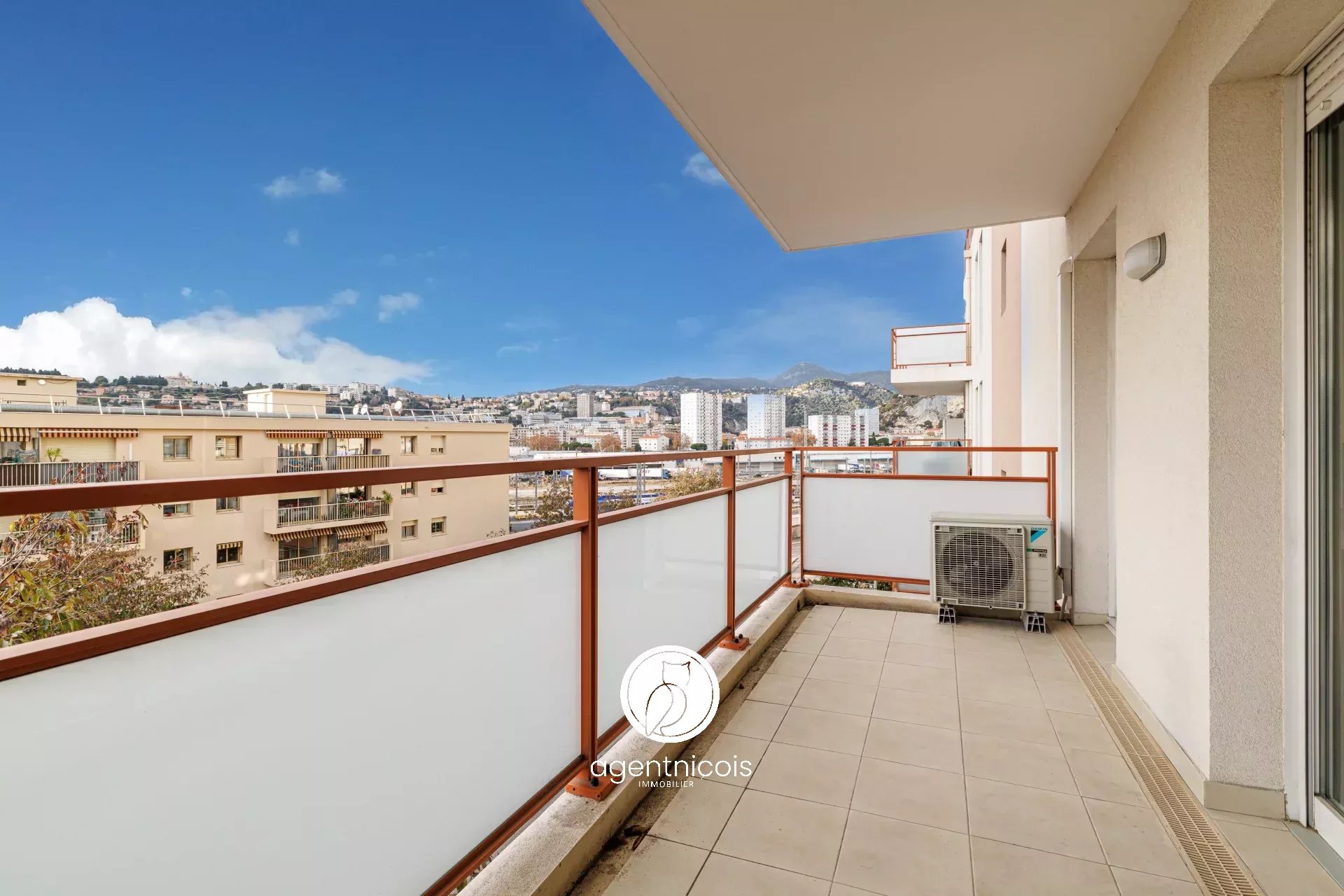 Agence immobilière de 