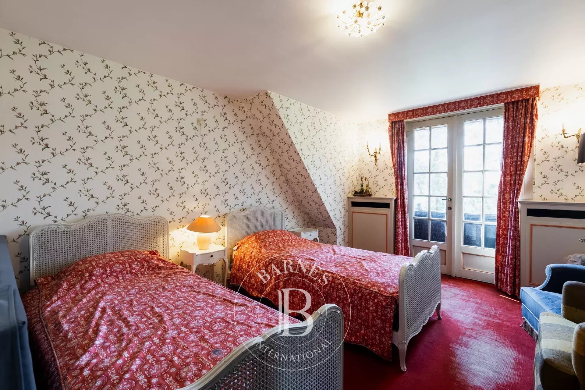 Hoeilaart - Exceptional villa to renovate, close to the Sonian Forest