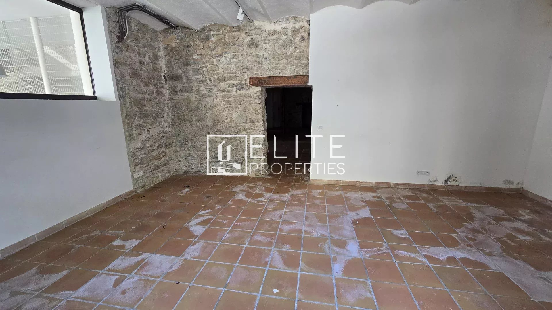 LOCAL COMMERCIAL 103 m² – TERRASSE PRIVATIVE – MOUGINS - Photo 3