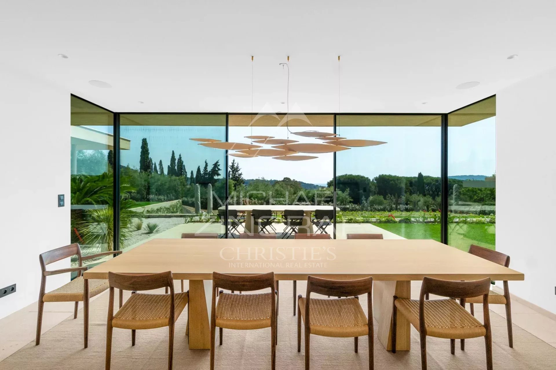 6 Bedroom Villa/Townhouse's Image 4