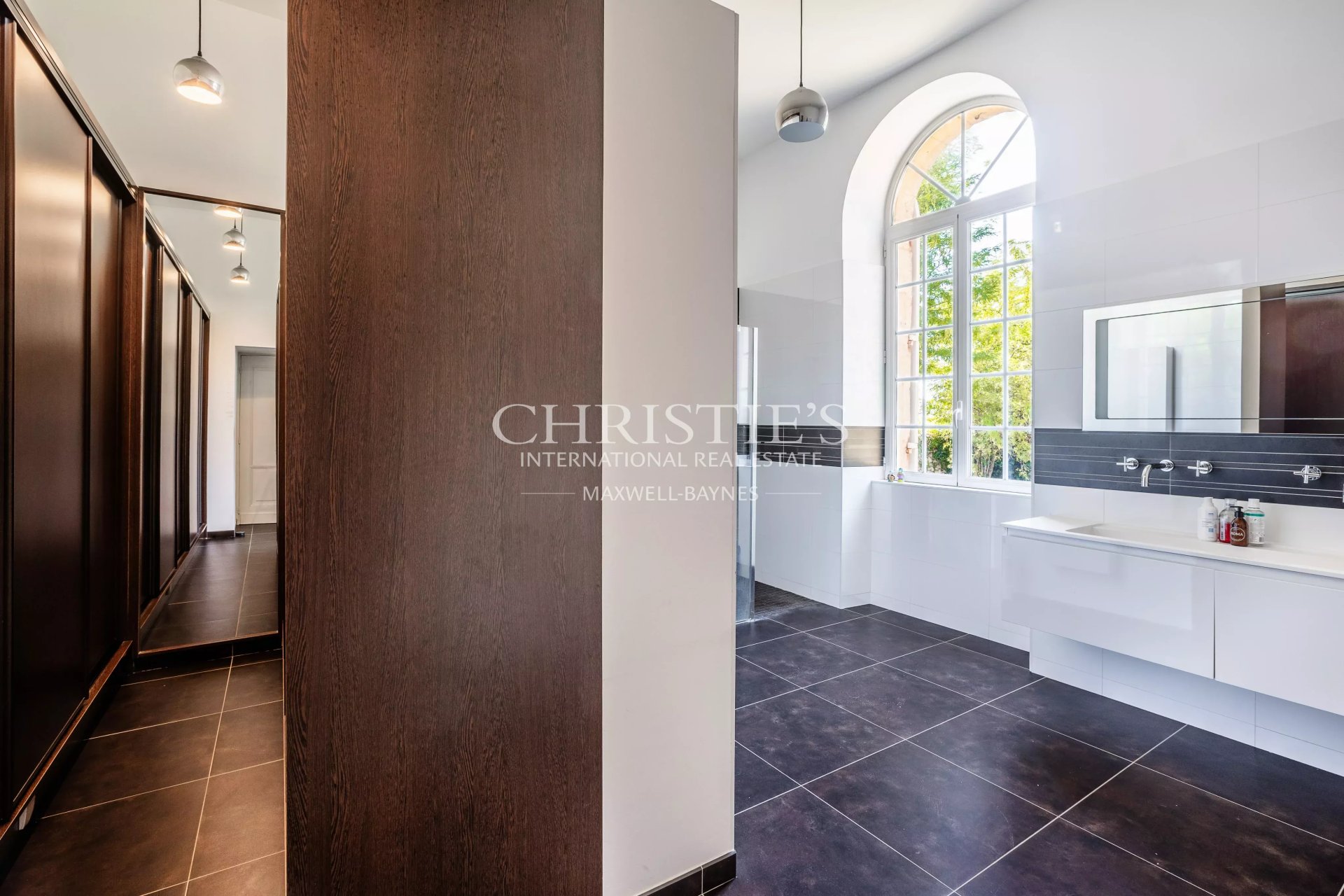 5 Bedroom Villa/Townhouse's Image 11