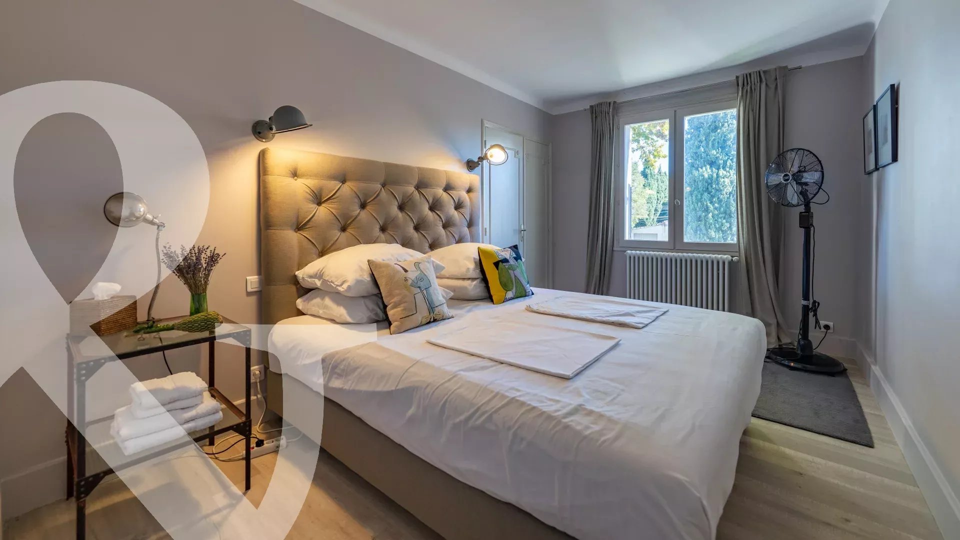 UN BIEN UNIQUE ET INCROYABLE