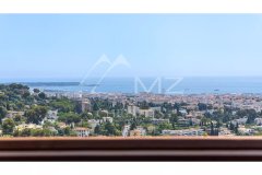 For sale: Luxury apartment in Le Cannet with panoramic sea view — photo 1 of 7