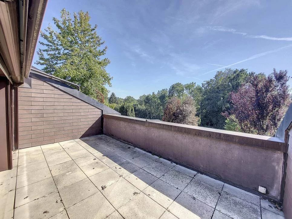 Opportunité pour Investisseurs : Immeuble avec 3 Appartements Spacieux !