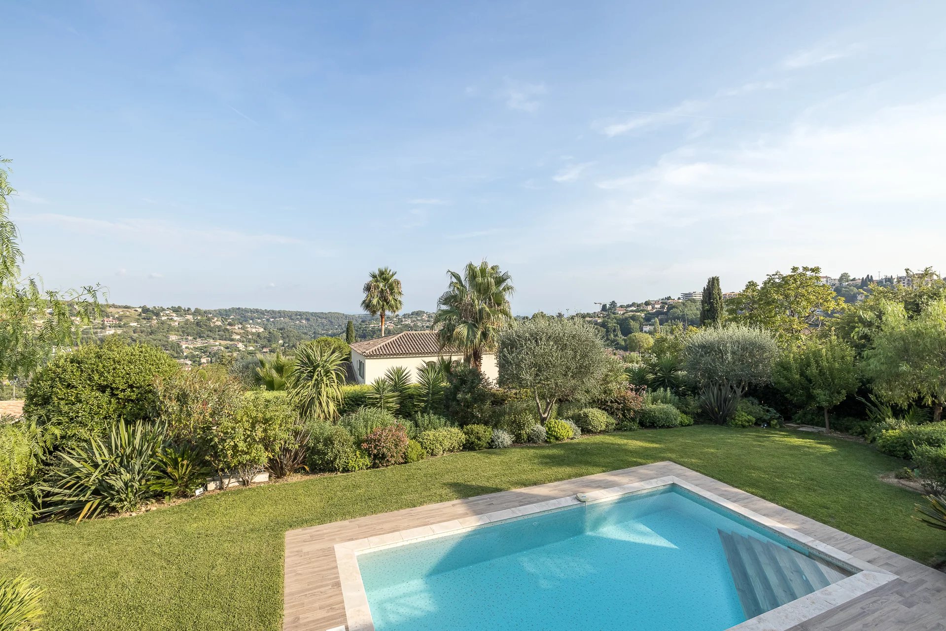 Close to Saint-Paul-de-Vence - Contemporary property