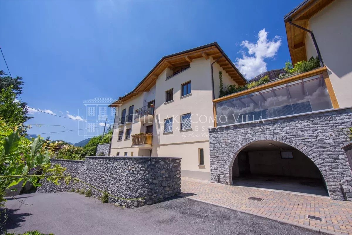 Tremezzina – Prestigious Attic with Breathtaking Lake View
