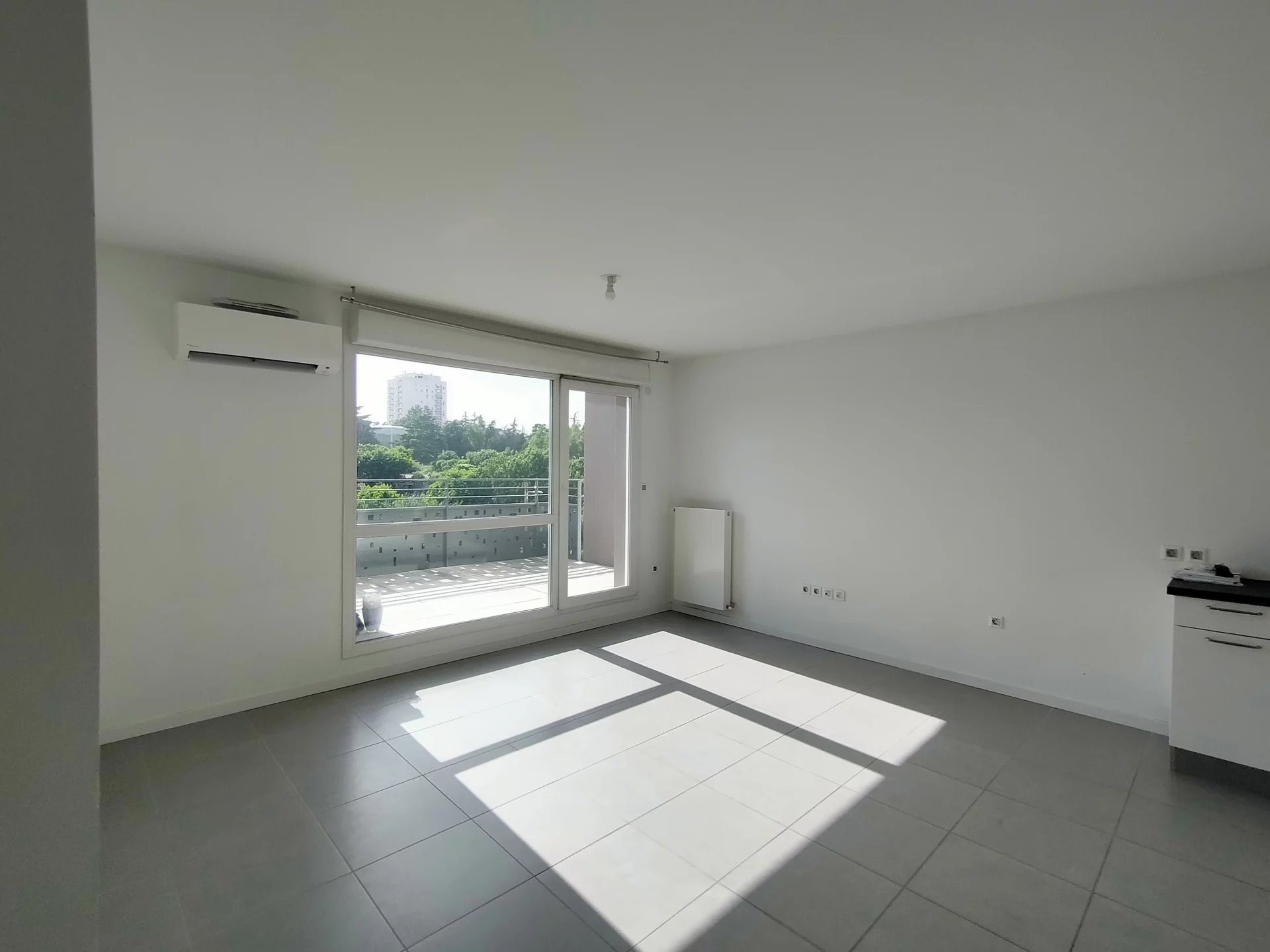 85858898 Location Vénissieux