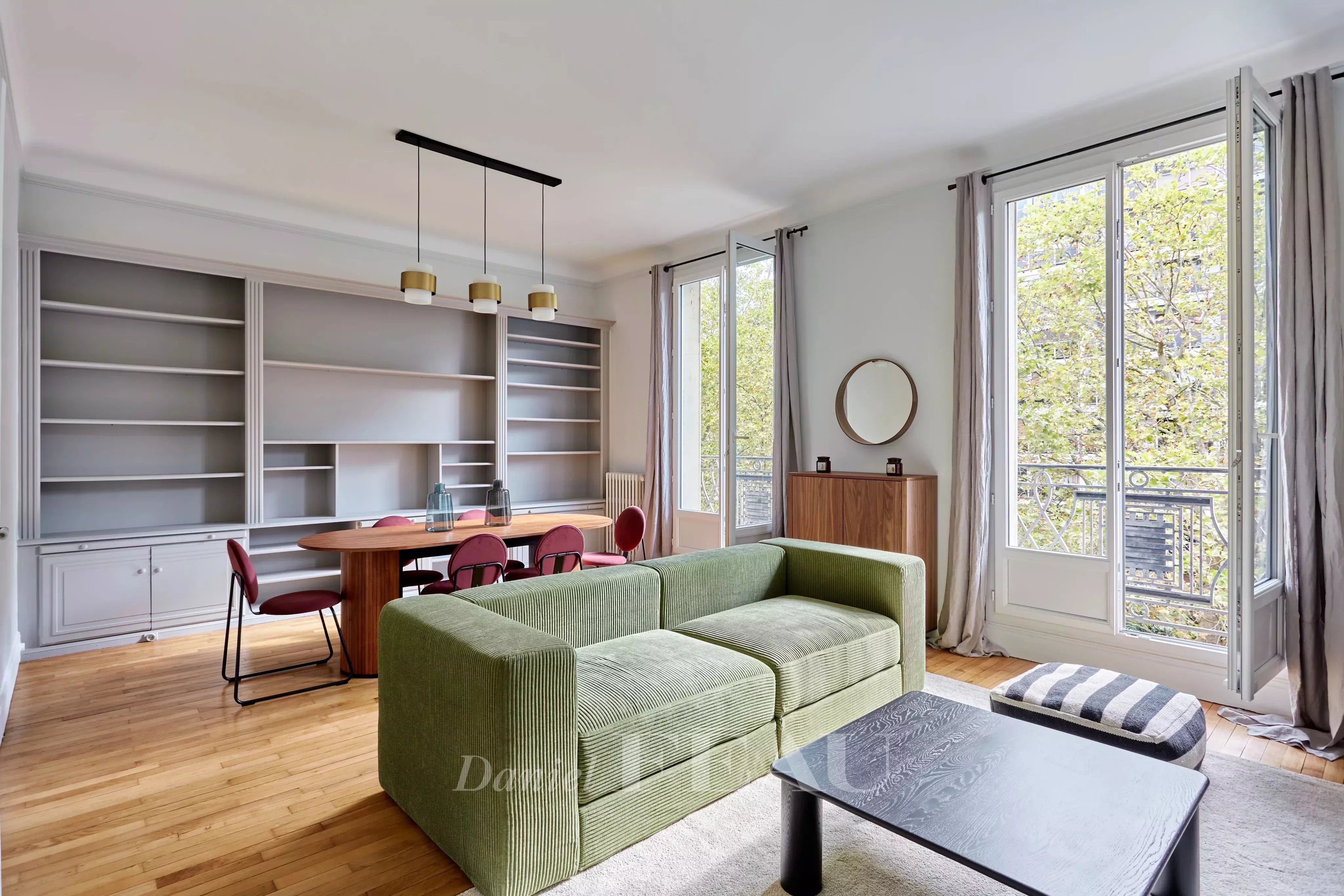 SALON PARQUET LUMINEUX 
