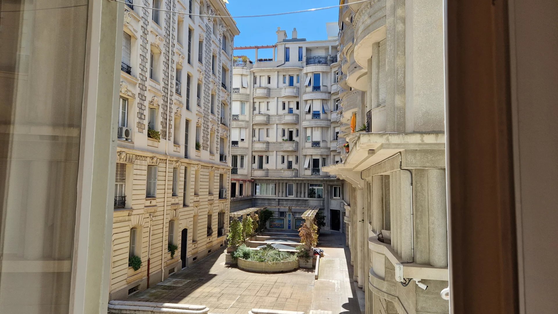 LOCATION MEUBLEE - RUE DE FRANCE