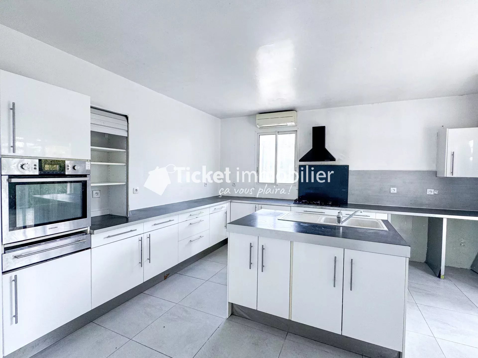 MAISON DIVISÉE EN 2 APPARTEMENTS T4 – 268 m² HABITABLES SUR 1342m² DE TERRAIN – MULTIPLES POSSIBILITÉS D’USAGE — photo 5