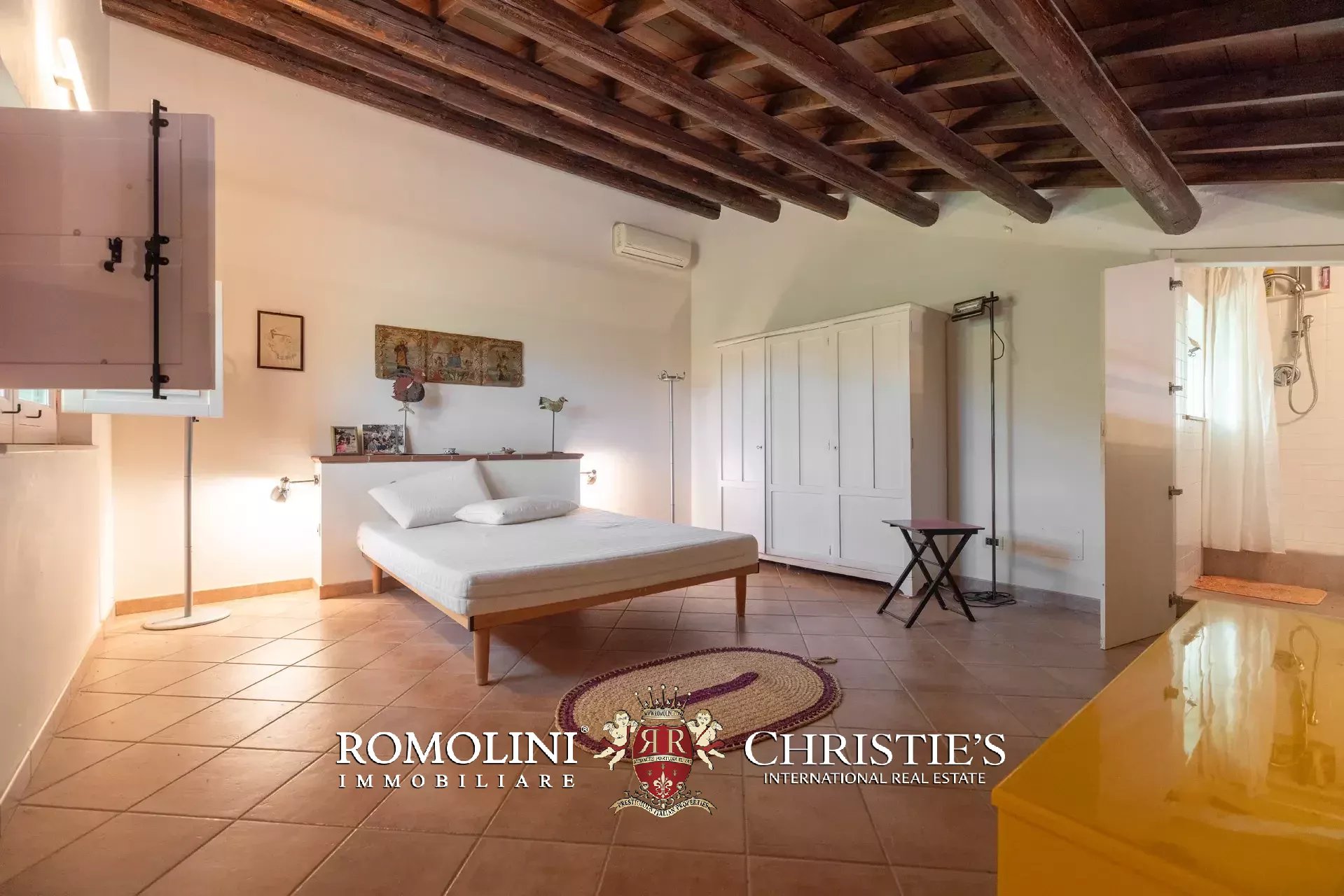 8 Bedroom Villa/Townhouse's Image 32