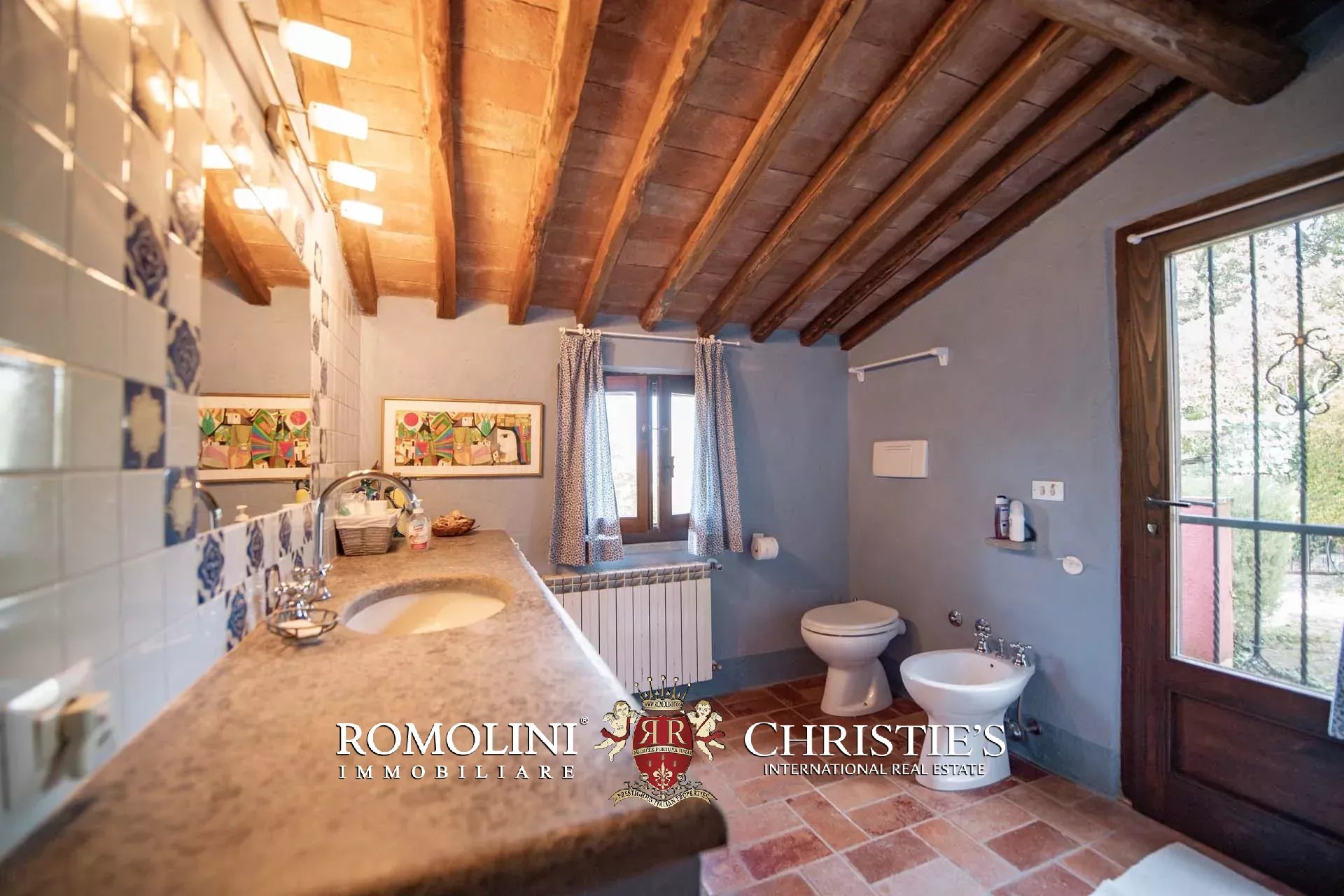 6 Bedroom Villa/Townhouse's Image 39