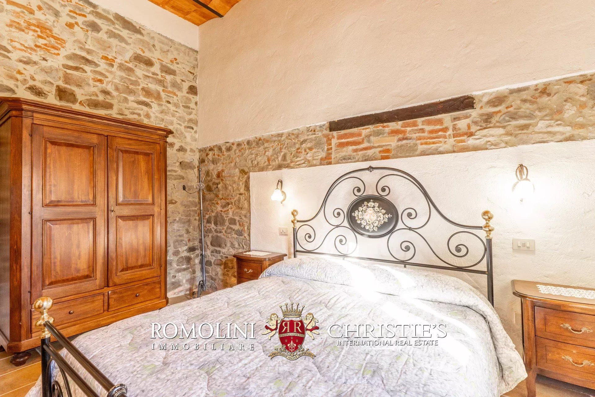7 Bedroom Villa/Townhouse's Image 83