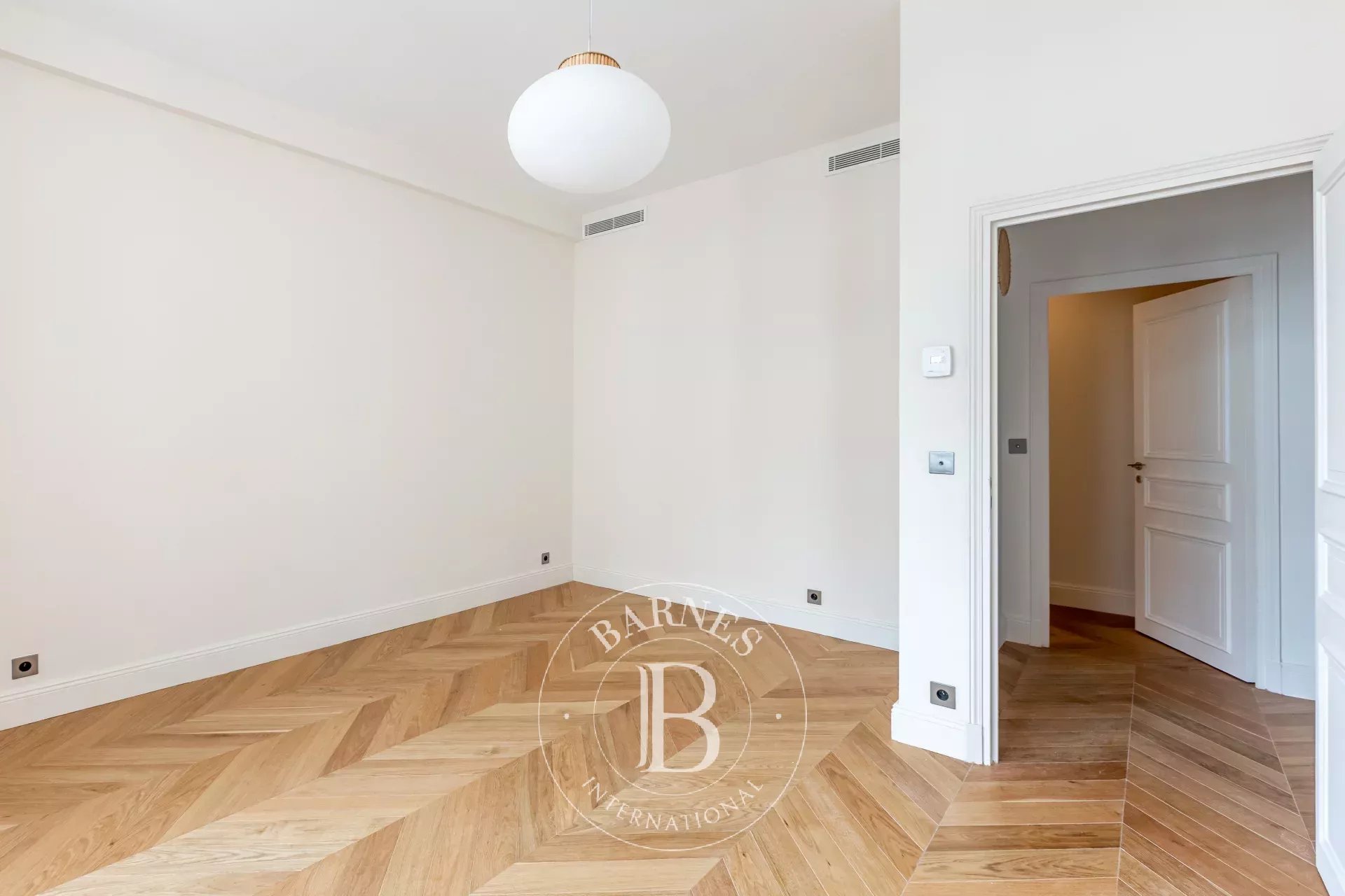 Daire Paris 8ème - picture 19