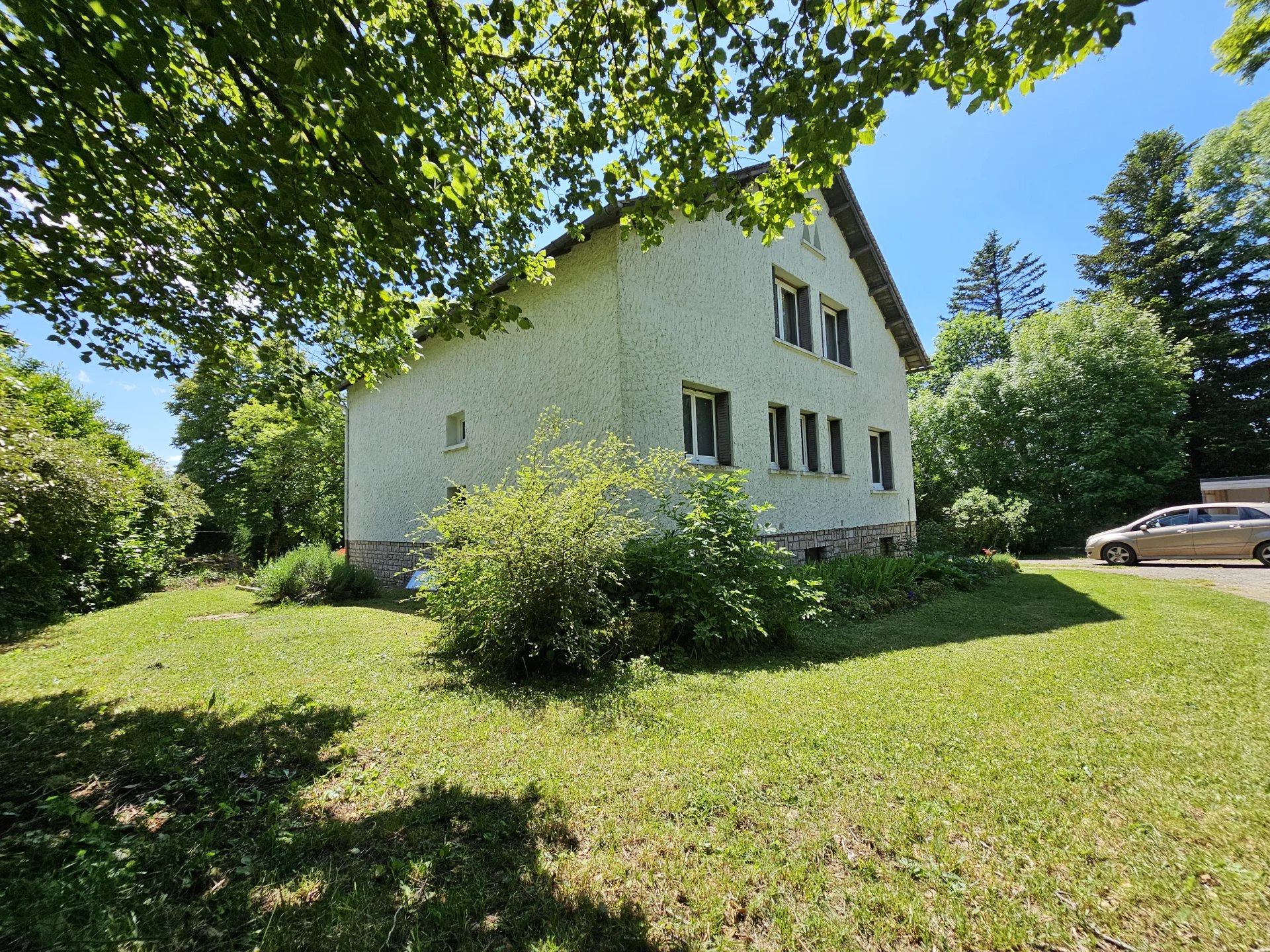 MAISON FAMILIALE 195 M2 - 6 CHAMBRES - CALME