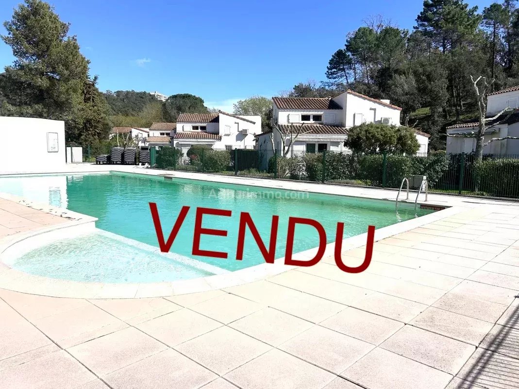 Maison a vendre en investissement location meublé Professionnel