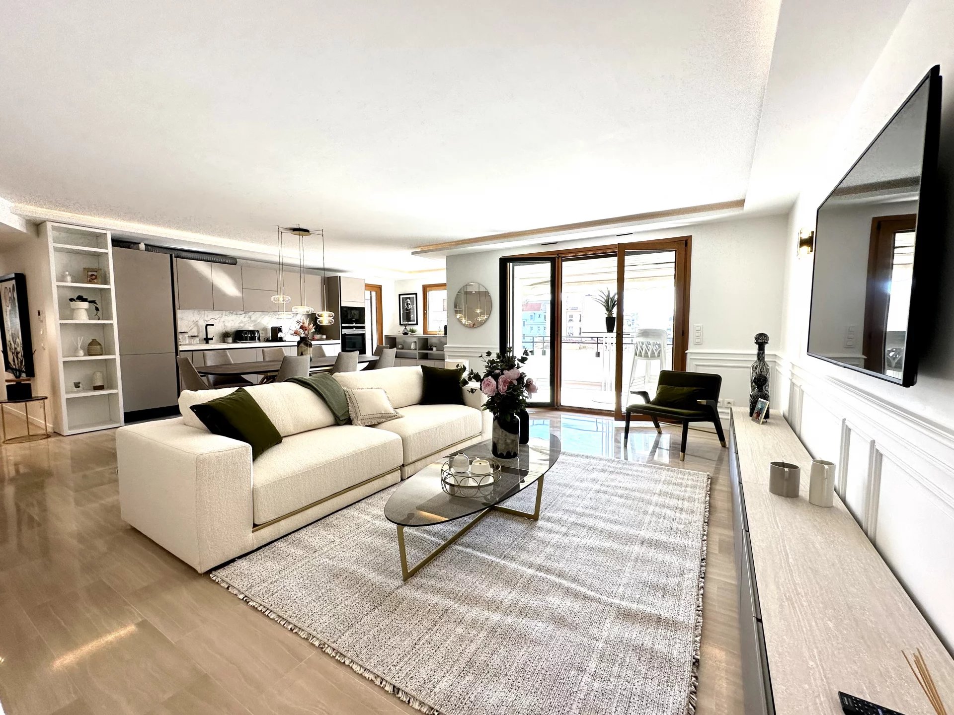 CANNES - BANANE 5 P DUPLEX DERNIER ETAGE