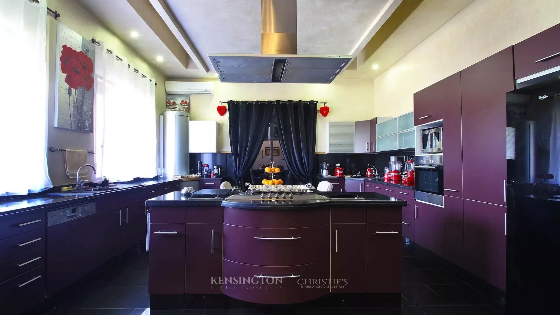 6 Bedroom Villa/Townhouse's Image 42