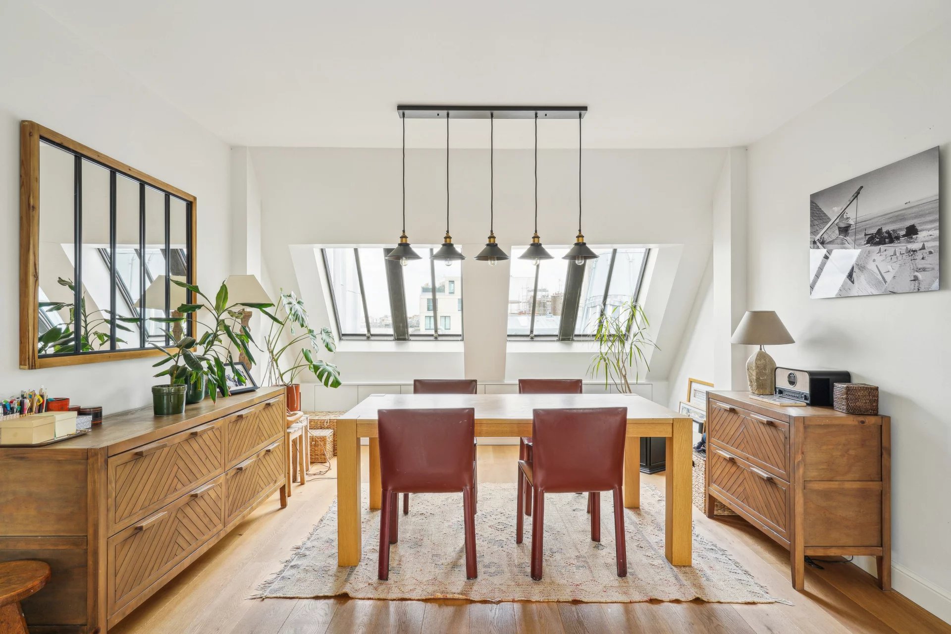 Paris VIIe - Ecole Militaire - Beautiful apartment on a high floor - Exceptional Eiffel Tower view.