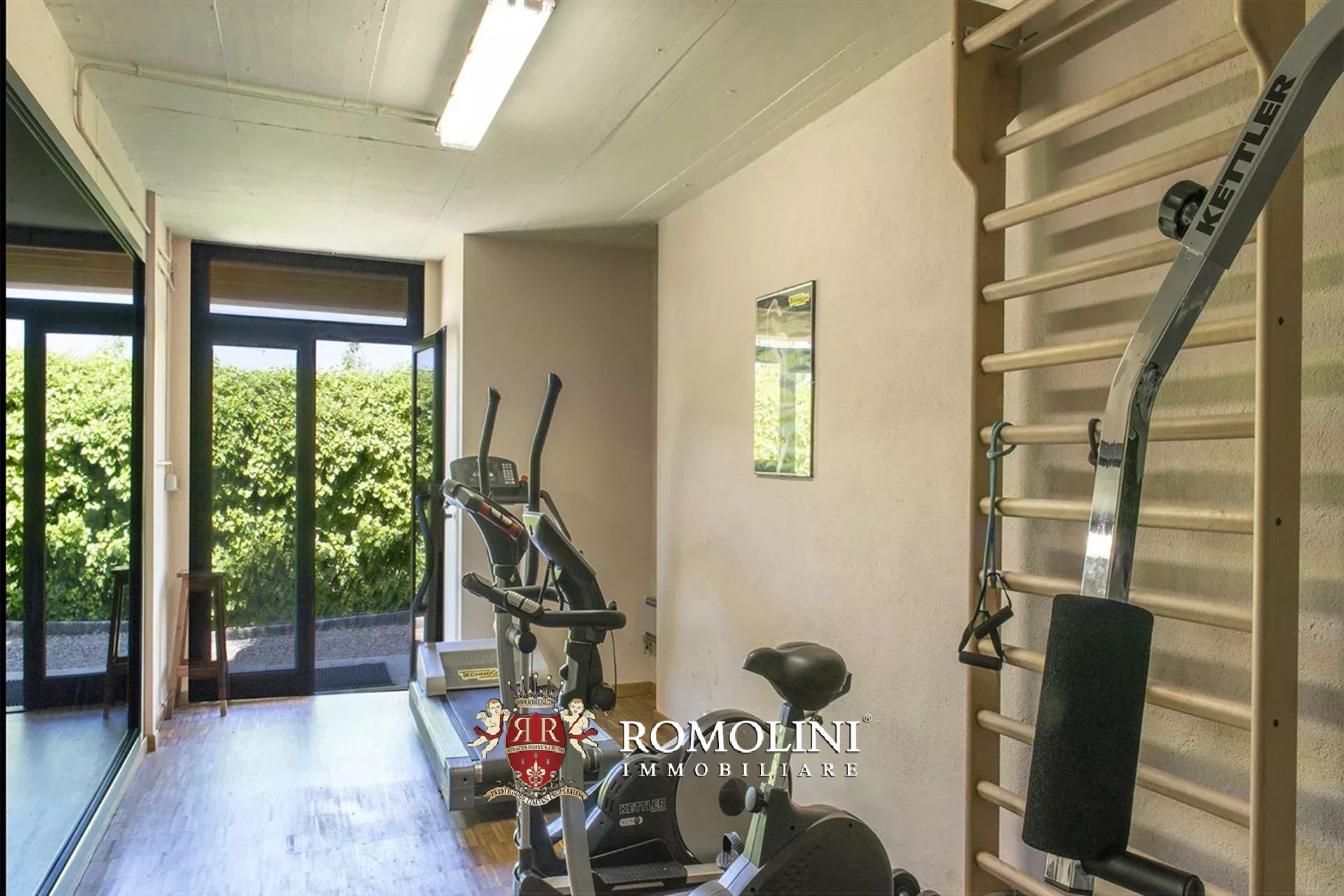 10 Bedroom Villa/Townhouse's Image 29