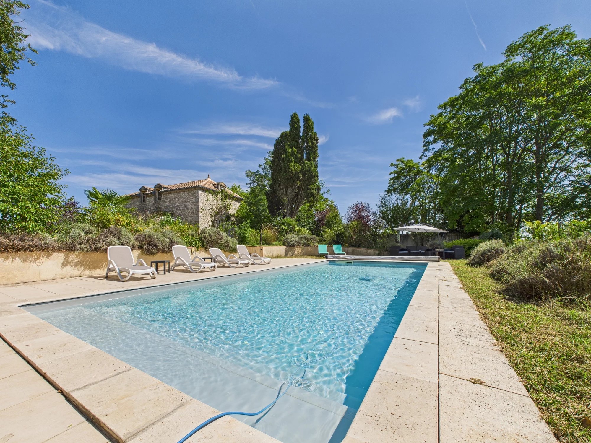 House in Issigeac - Image 2