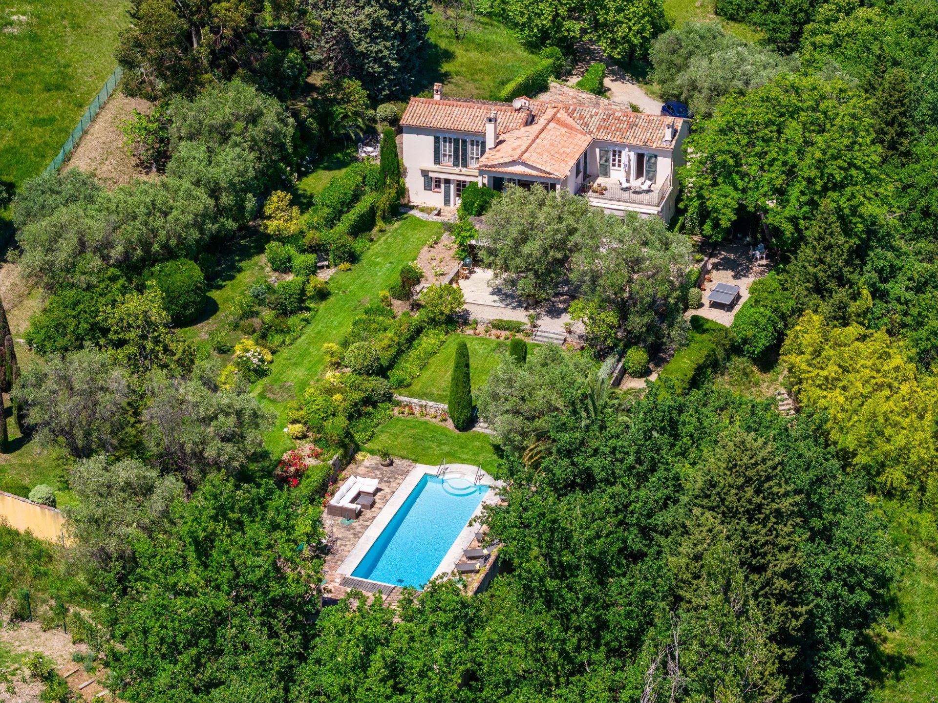 7950515-Propriété Opio