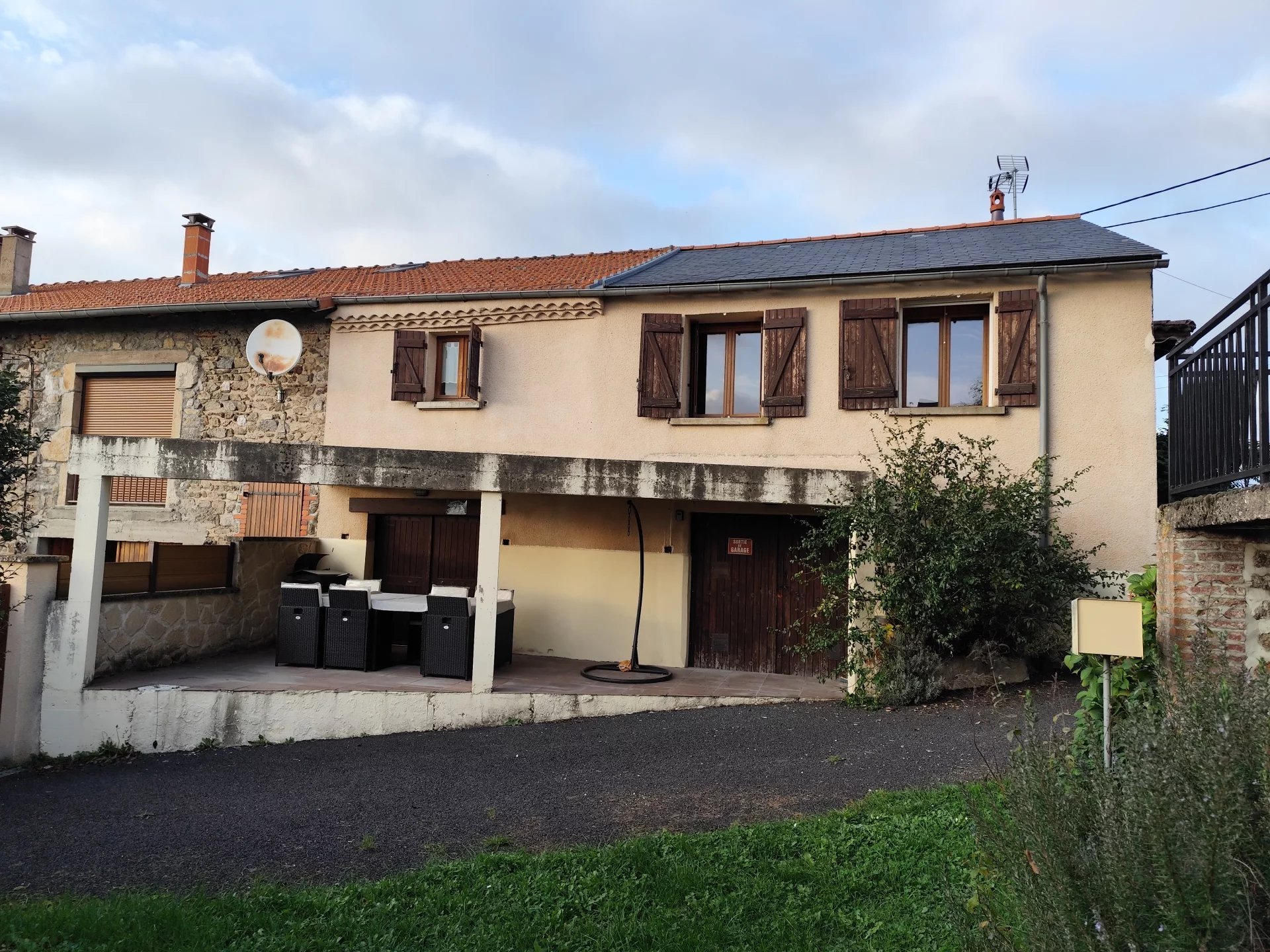 Sale House Champagnat-le-Jeune